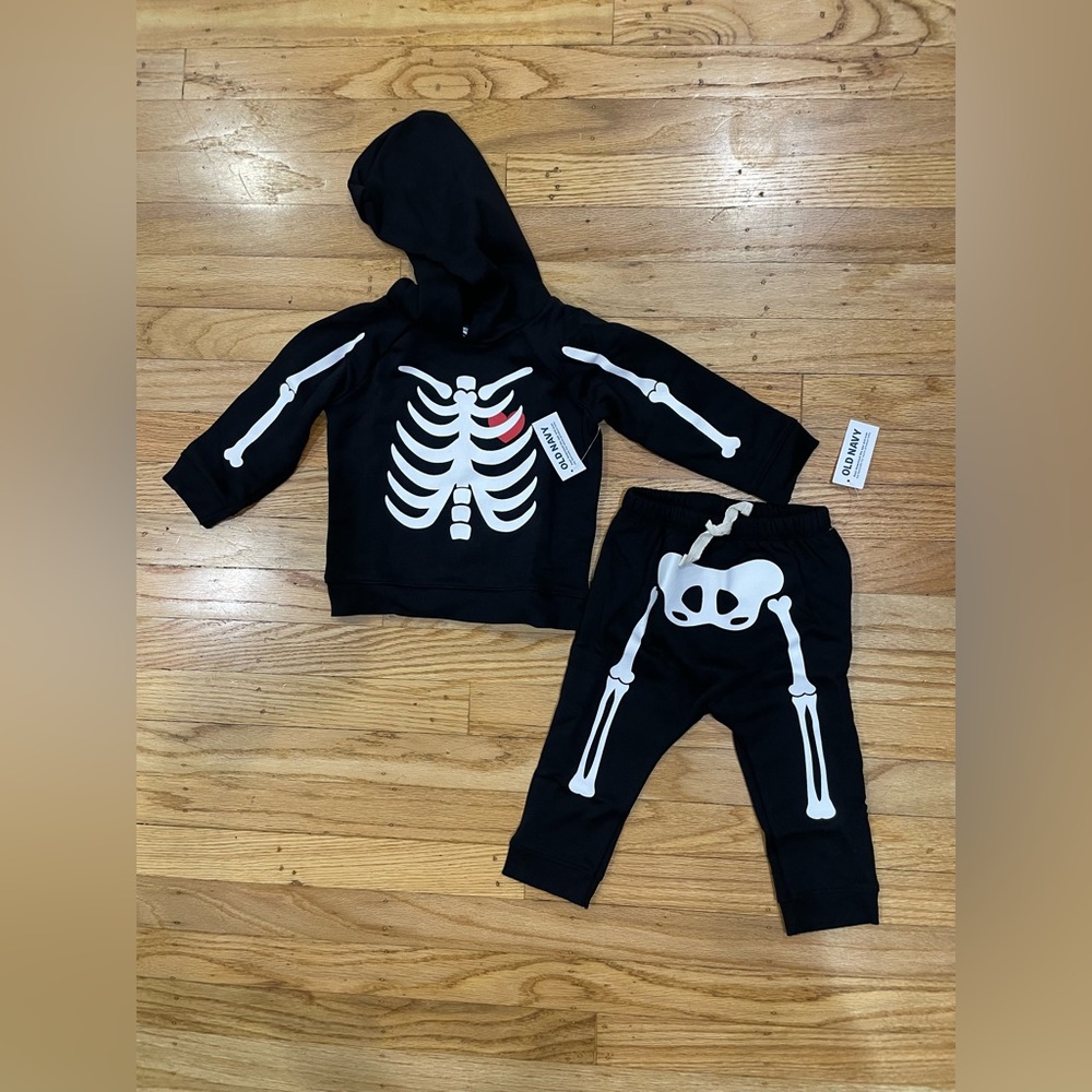 NWT Halloween baby outfit 12-18